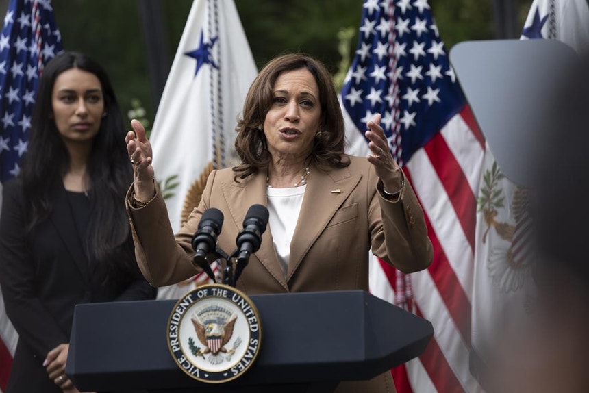 Imagem relacionada com a notícia: Kamala Harris diz que o povo norte-americano merece mais do que Trump como presidente
