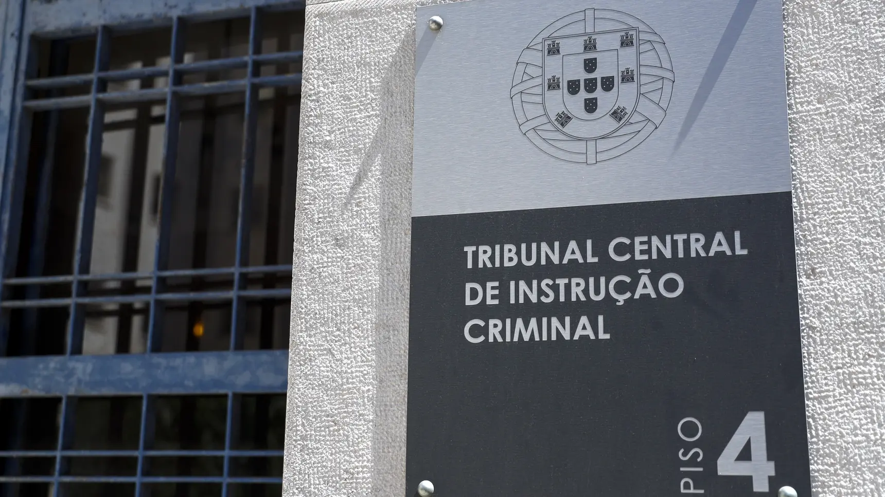 Court postpones decision on use of false addresses to legalise immigrants until May