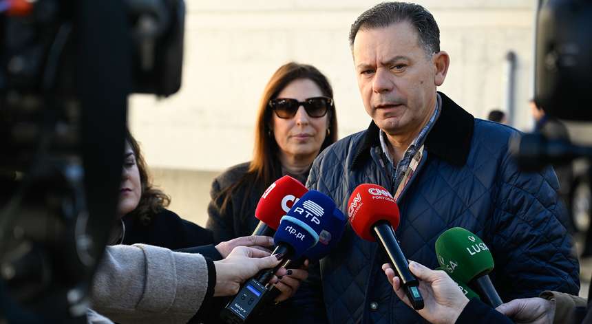 Líderes partidários exercem direito ao voto e apelam à participação