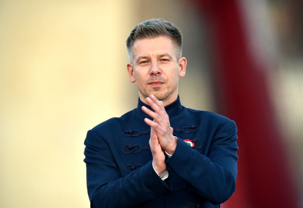 Quem é Peter Magyar, o antigo homem de Orbán que venceu as eleições legislativas na Hungria?