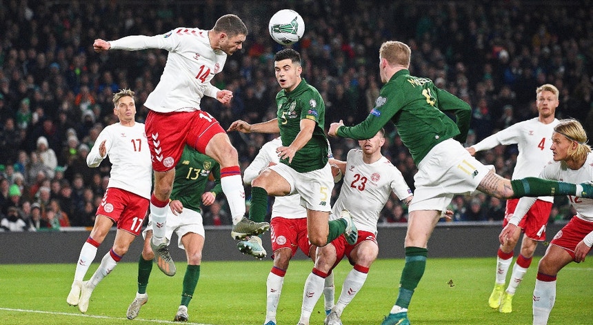 jogo entre a República da Irlanda e a Dinamarca
