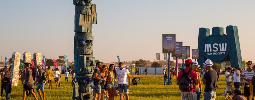 Os festivaleiros já começaram a marcar posição na Zambujeira do Mar
