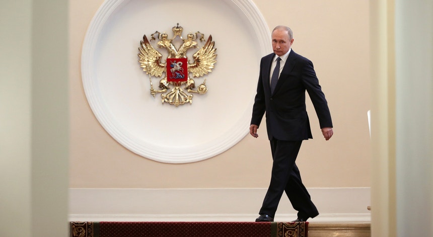 Vladimir Putin a caminho da sua quarta tomada de posse como Presidente da Rússia, segunda feira 7 maio de 2018
