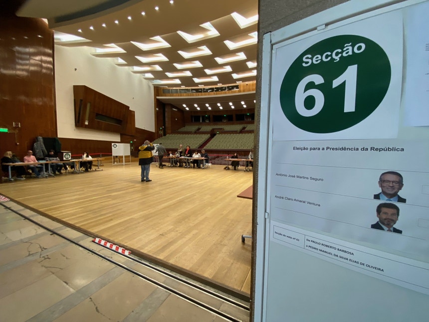 Imagem de Mais 90 mil do que na primeira volta. Perto de 309 mil inscritos no voto antecipado