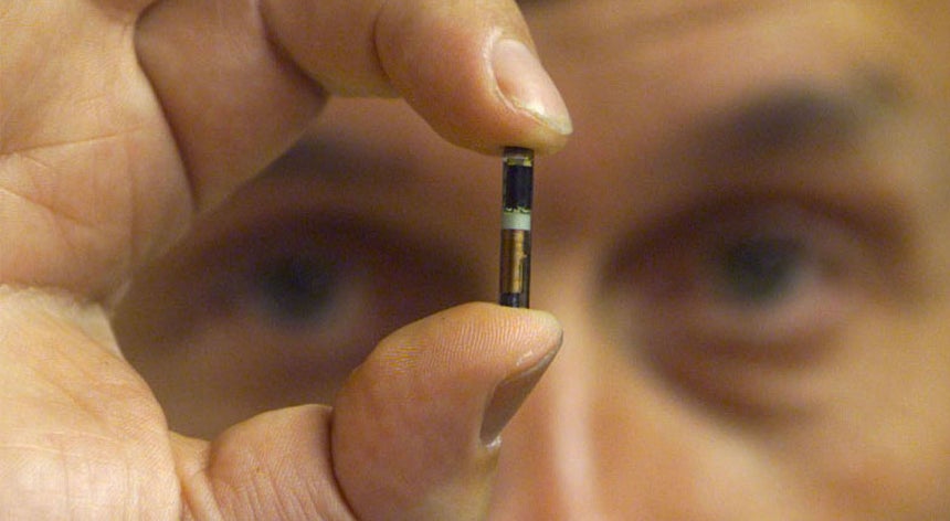Empresa sueca implanta microchips nos funcionários