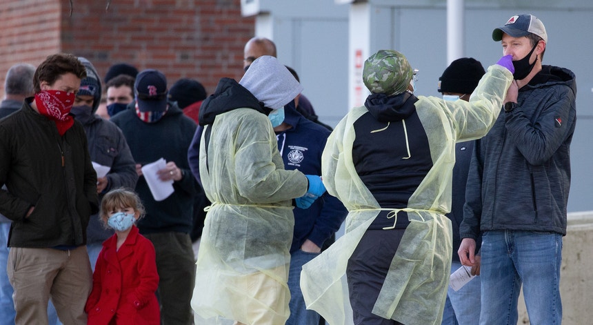 Nenhuma ação de prevenção parece capaz de parar a pandemia nos Estados Unidos
