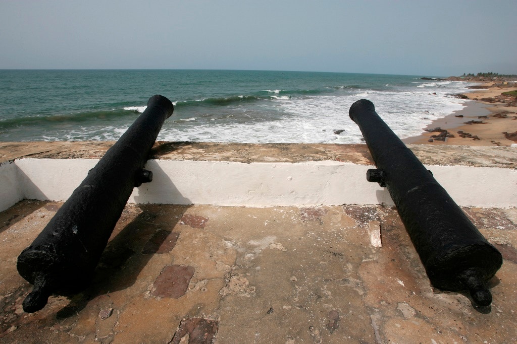  Gana, Castelo Elmina, antiga fortifica&ccedil;&atilde;o e local de com&eacute;rcio de escravos vulner&aacute;vel &agrave; eros&atilde;o costeira | Luc Gnago - Reuters 