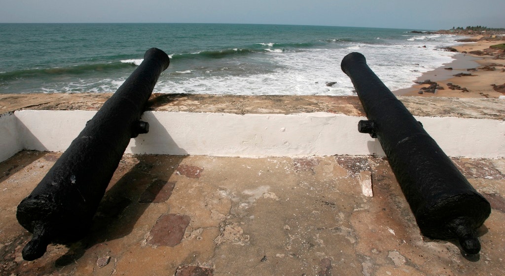  Gana, Castelo Elmina, antiga fortifica&ccedil;&atilde;o e local de com&eacute;rcio de escravos vulner&aacute;vel &agrave; eros&atilde;o costeira | Luc Gnago - Reuters 