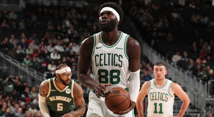 Imagem de Neemias Queta marca nove pontos no regresso dos Celtics às derrotas