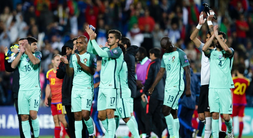 Os jogadores da seleção portuguesa festejaram a vitória frente a Andorra e agradeceram o apoio dos adeptos
