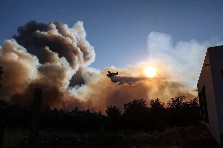 Imagem de Fogo que começou em Vouzela já queimou mais de sete mil hectares