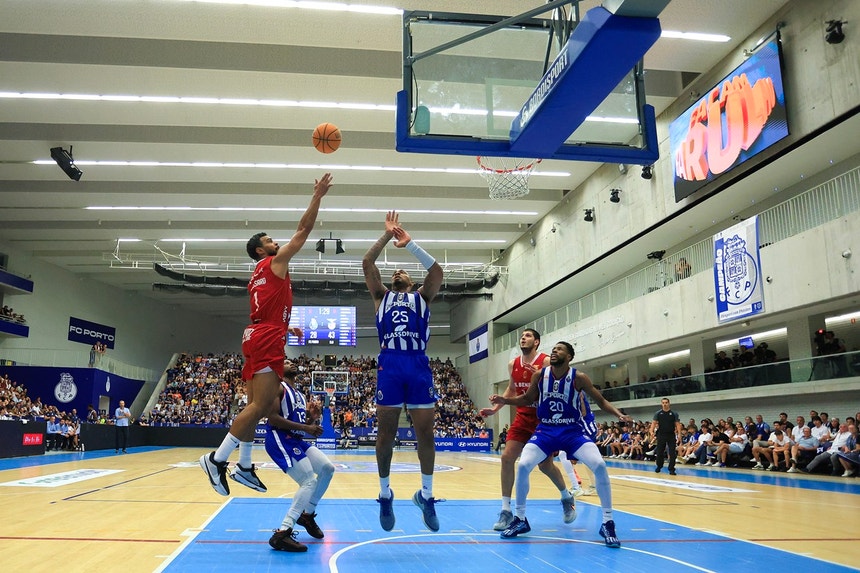 Imagem de FC Porto vence Benfica e sagra-se campeão nacional de basquetebol 10 anos depois