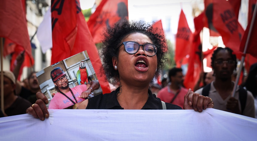 Imagem de Centenas manifestaram-se em Lisboa para protestar contra sentença do polícia que matou Odair Moniz