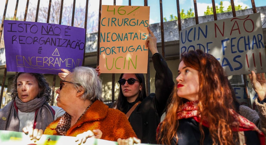 Imagem de Enfermeiros em protesto contra encerramento da neonatologia do Dona Estefânia