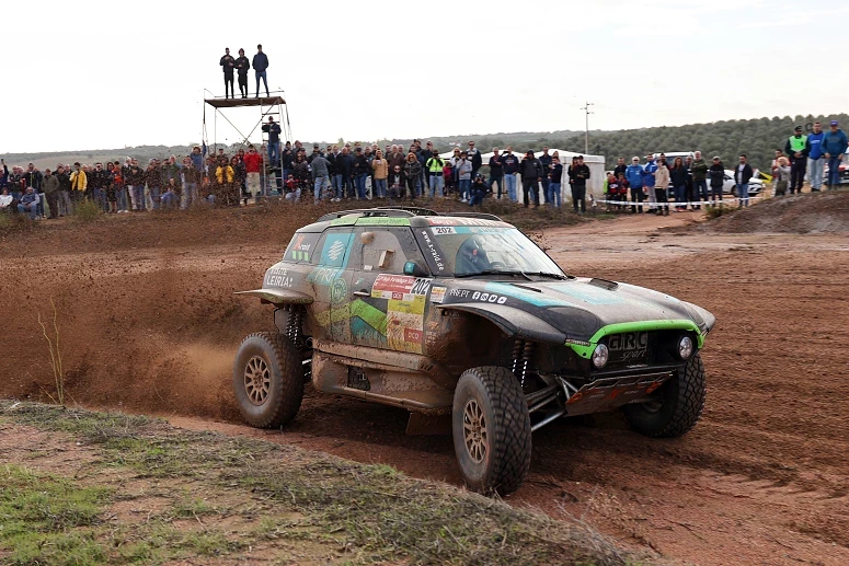 João Ferreira é campeã nacional de todo-o-terreno em automóveis
