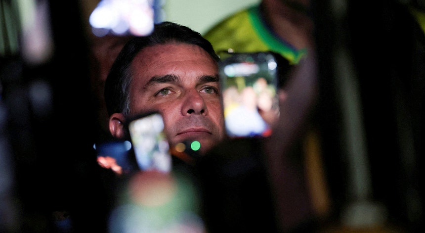 Partido de Flávio Bolsonaro elege 19 senadores e terá a maior bancada na câmara alta