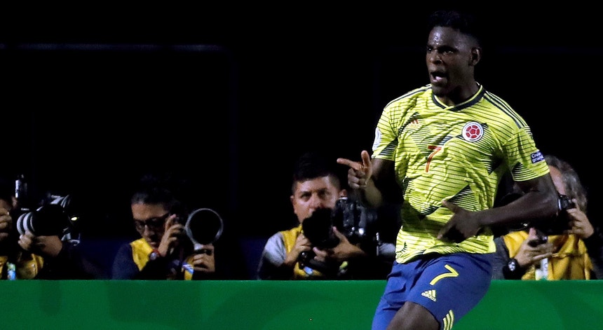Zapata marcou e a Colômbia já está nos quartos-de-final da Copa América
