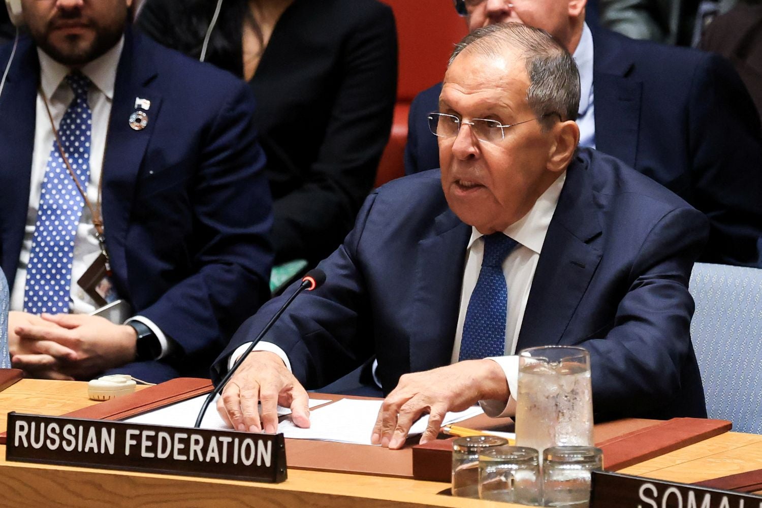 Lavrov garante na ONU que Rússia "não vai interromper" a guerra