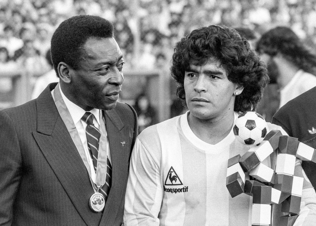  1987. Zurique. Maradona com Pel&eacute; | Keystone - EPA 