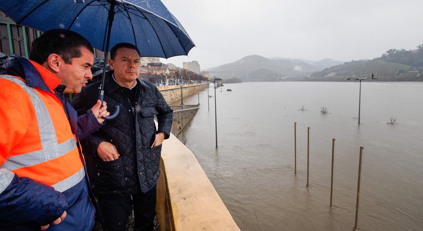 Imagem de Montenegro salienta articulação com Espanha na resposta às intempéries