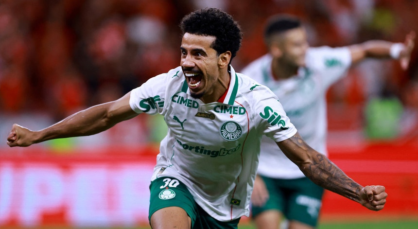 Palmeiras assume liderança partilhada do Brasileirão