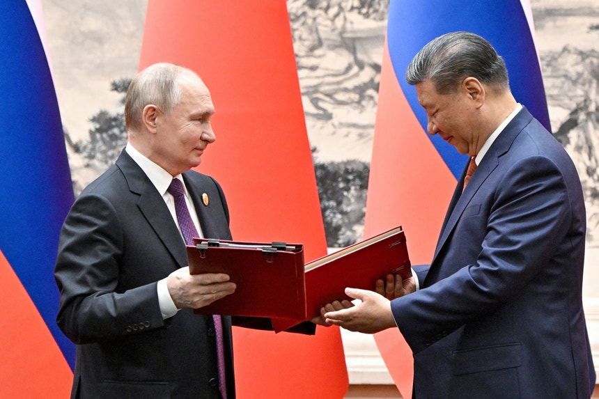 Putin grato pelos esforços de Pequim para resolver a crise na Ucrânia