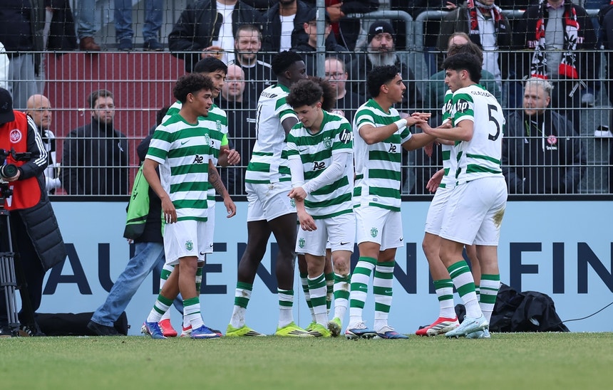 Imagem de Autogolo coloca Sporting pela terceira vez nos quartos da Youth League