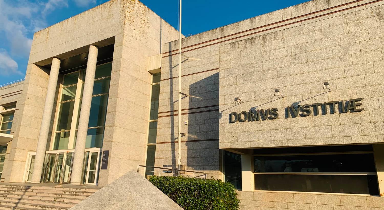 Jovem que matou a mãe em Algés fica em centro educativo em regime fechado