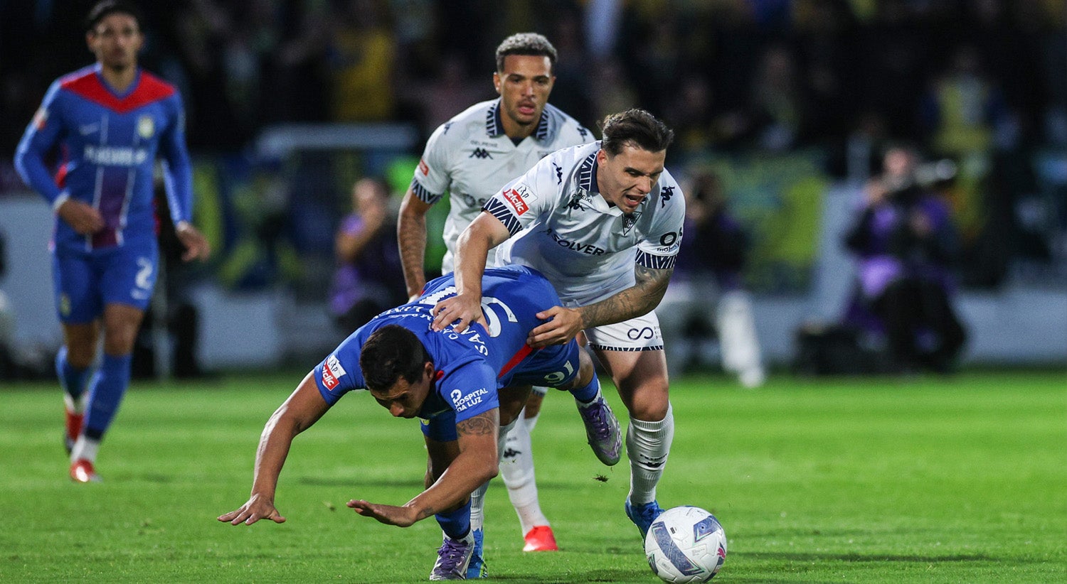 Empate no Alverca - Estoril