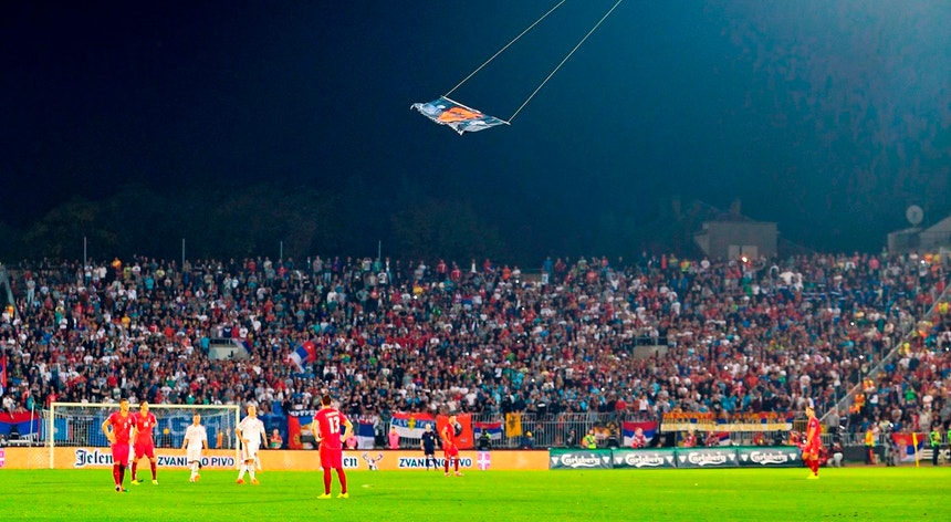 A noite de futebol europeu promete ser vibrante no plano desportivo

