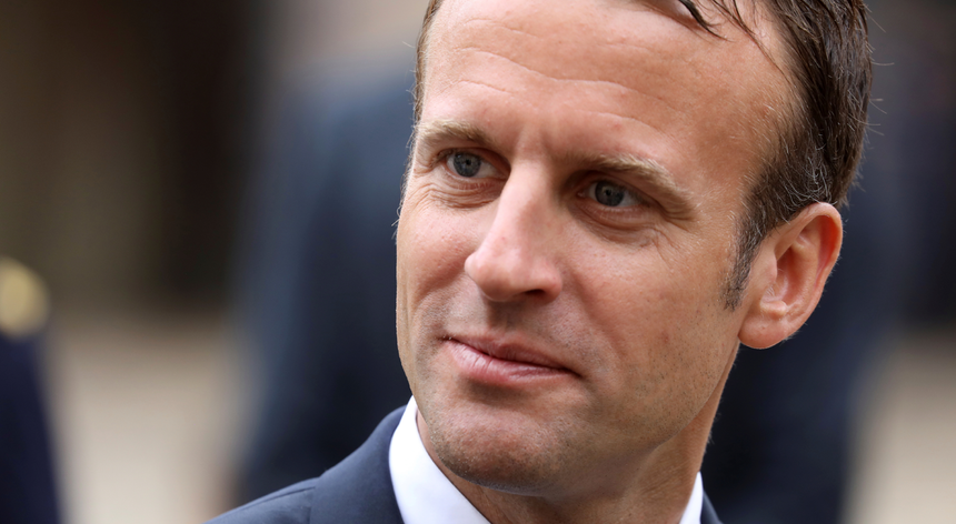 O porta-voz do Governo francês, Benjamin Griveaux, afirmou esta terça-feira que Macron não tem dúvidas de que o país com a zona costeira mais próxima de um navio à deriva tem, de acordo com a lei marítima, responsabilidade sobre o mesmo
