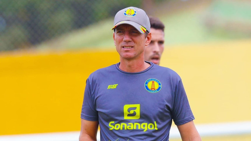 O treinador português continua a ter sucesso no Petro de Luanda
