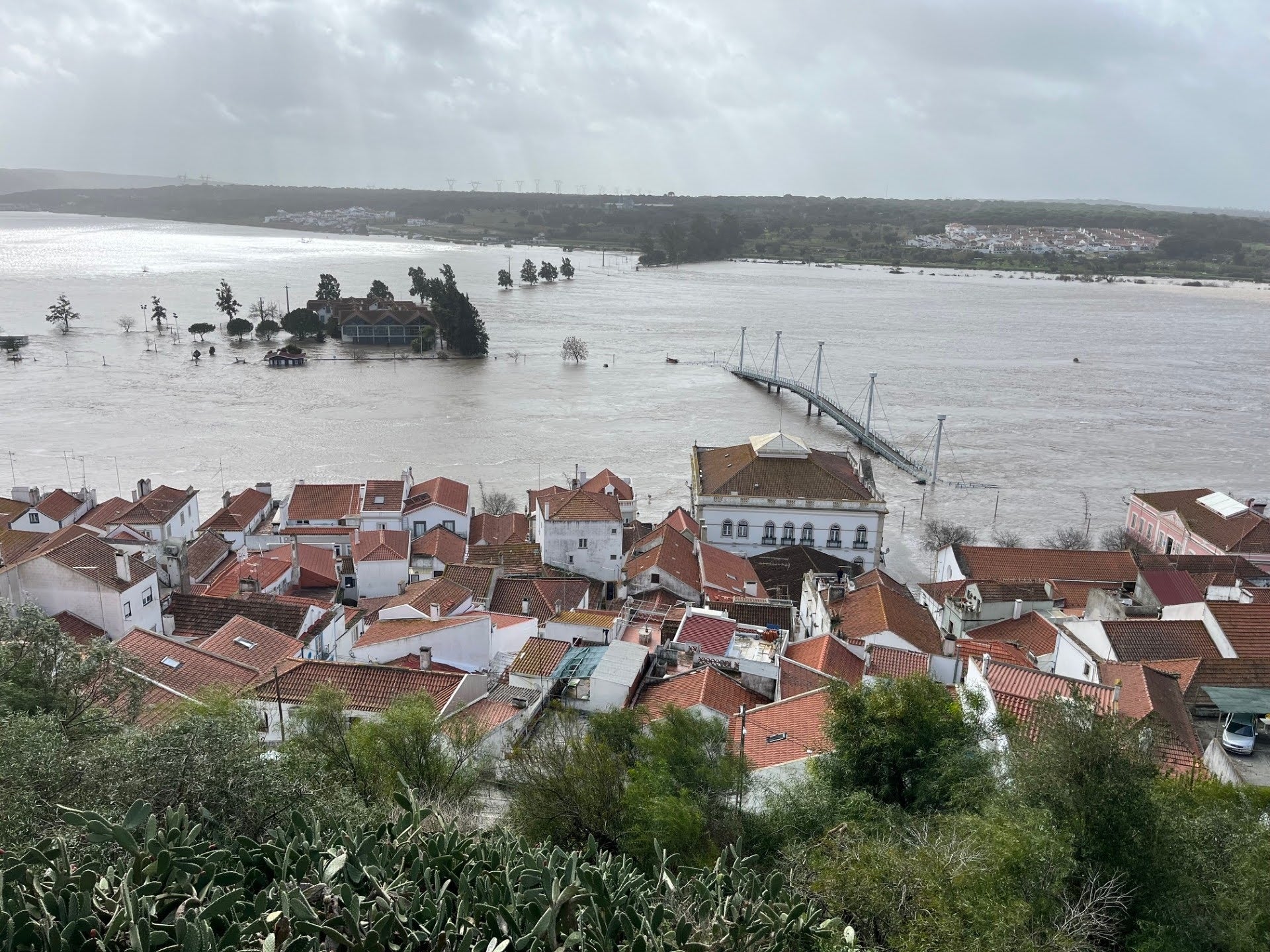 Mau tempo. Entregues cerca de 35.900 pedidos de apoio para reconstruir habitações