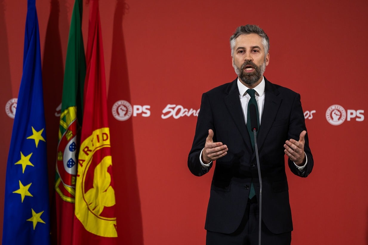 Pedro Nuno acusa Montenegro de vitimização e chantagem