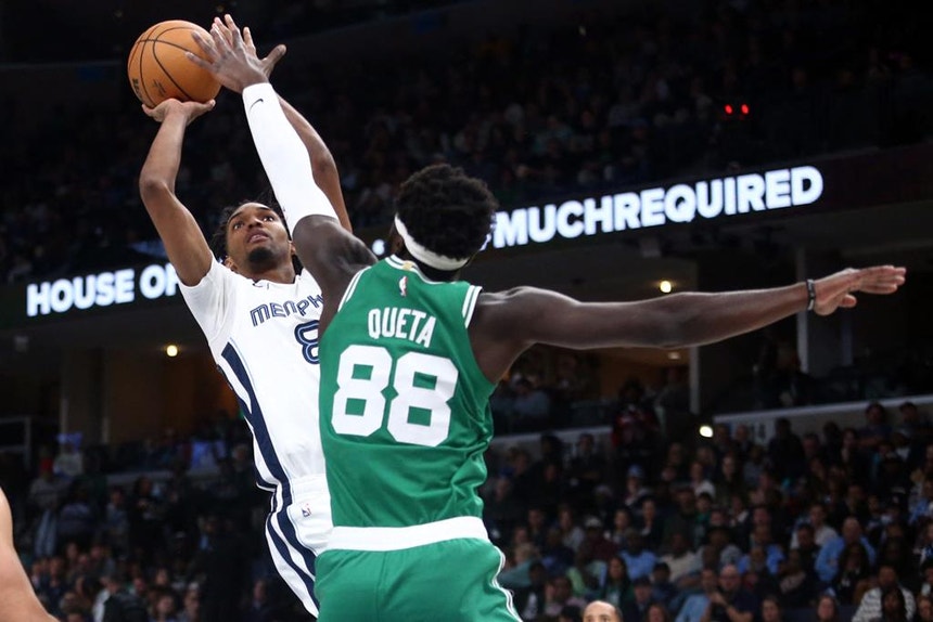 Neemias Queta estreou-se pela equipa principal dos Celtics
