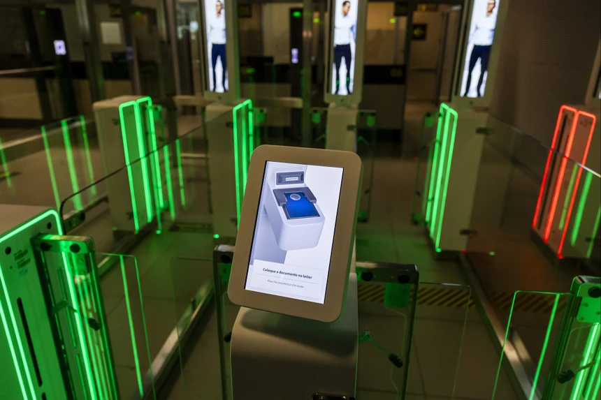 Mais de duas horas de espera para entrar em Lisboa pelo aeroporto