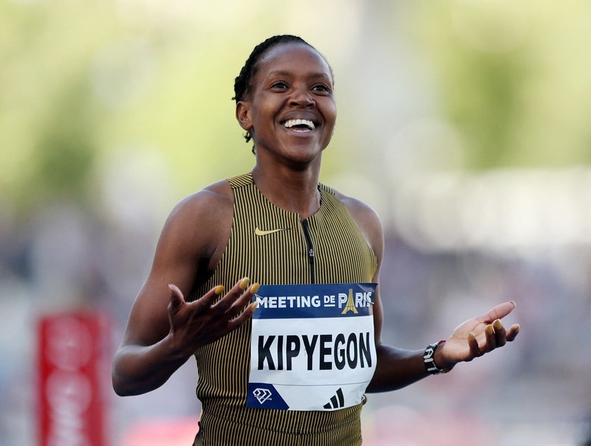 Queniana Faith Kipyegon bate recorde mundial dos 1.500 metros