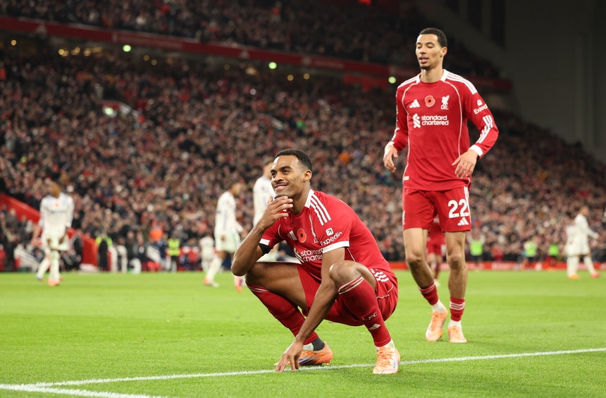 Liverpool inverte ciclo negativo com triunfo sobre Aston Villa na Liga inglesa