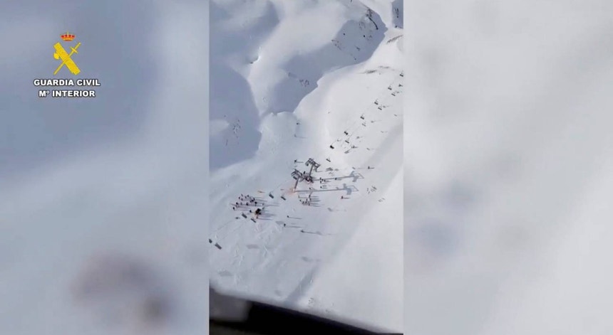 Imagem relacionada com a notícia: Acidente em teleférico numa estância de esqui em Espanha faz uma dezena de feridos