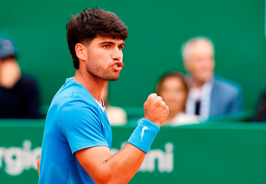 Imagem de Alcaraz alcança 300.ª vitória da carreira e segue para as ‘meias’ de Monte Carlo