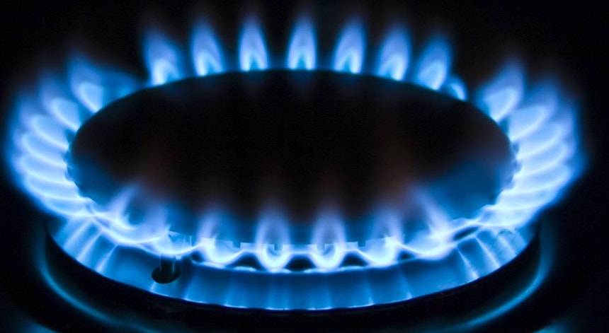 O preço do gás natural sobem 3,3 por cento no mercado regulado, a partir desta sexta-feira
