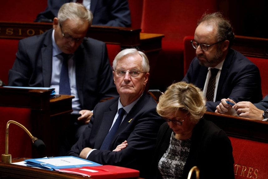 Michel Barnier sobreviveu a uma moção de censura da esquerda francesa
