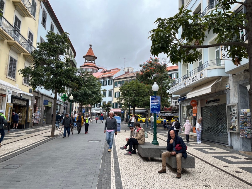 Imagem de Seis pessoas desalojadas após incêndio no centro histórico do Funchal