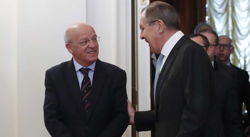 Ministros dos Negócios Estrangeiros de Portugal e Rússia, em reunião em fevereiro
