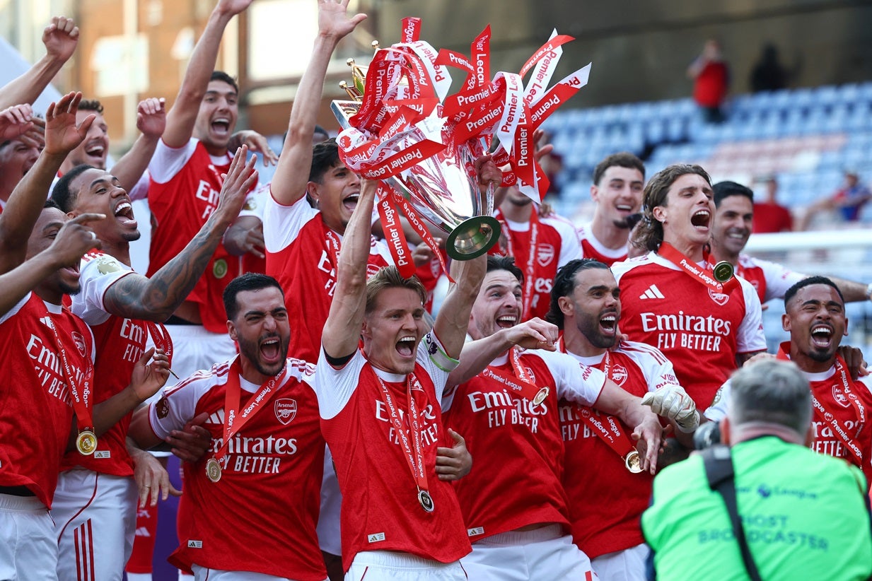 Arsenal campeão. Fim de um jejum de 22 anos