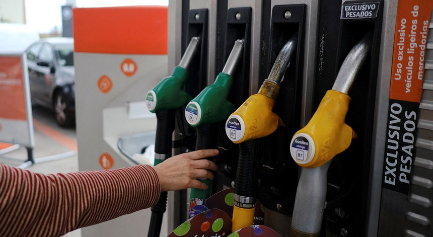O preço da gasolina e do gasóleo voltam a baixar
