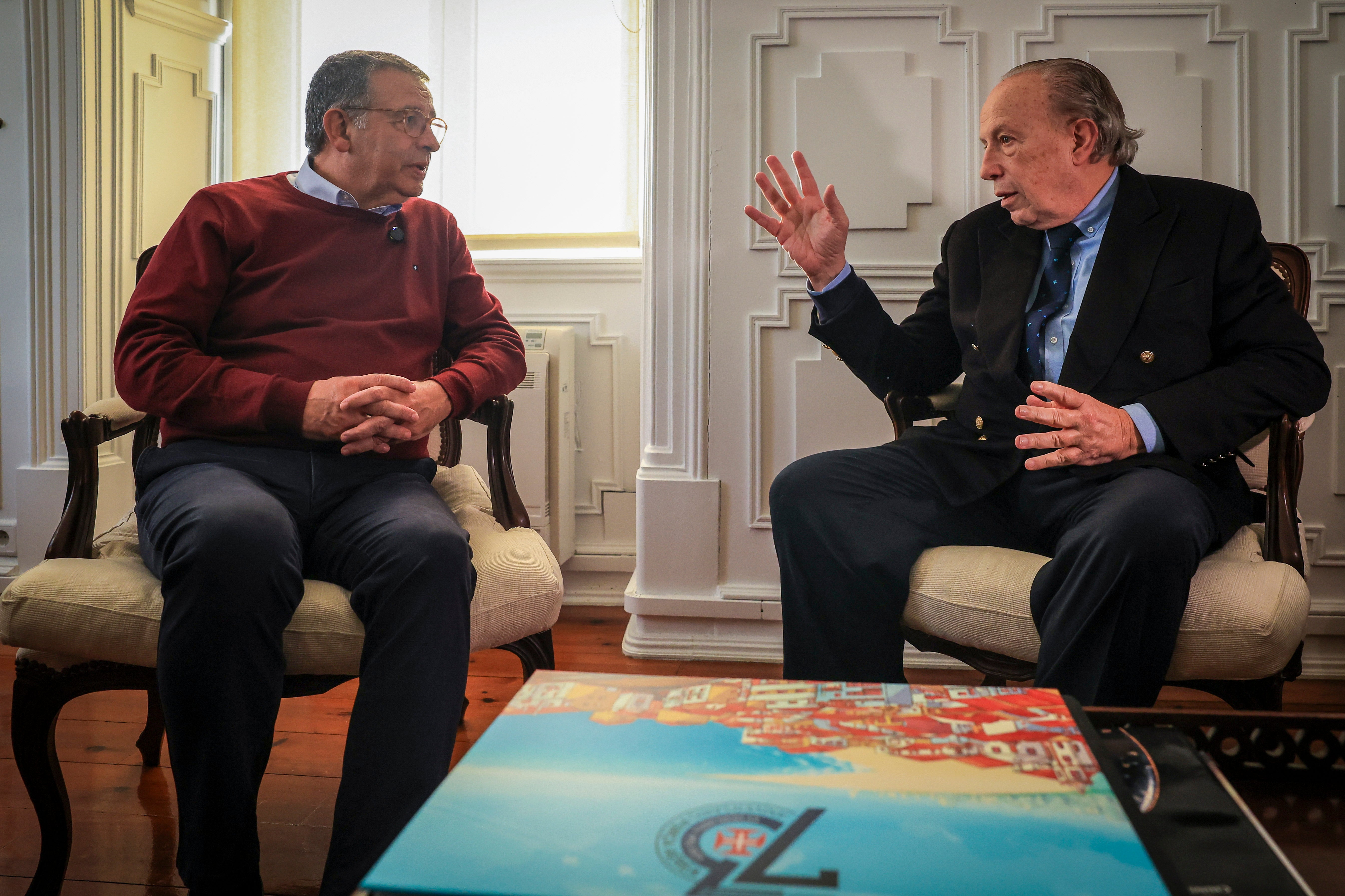 Seguro received by Santana Lopes on the day he asked voters for an "opportunity"