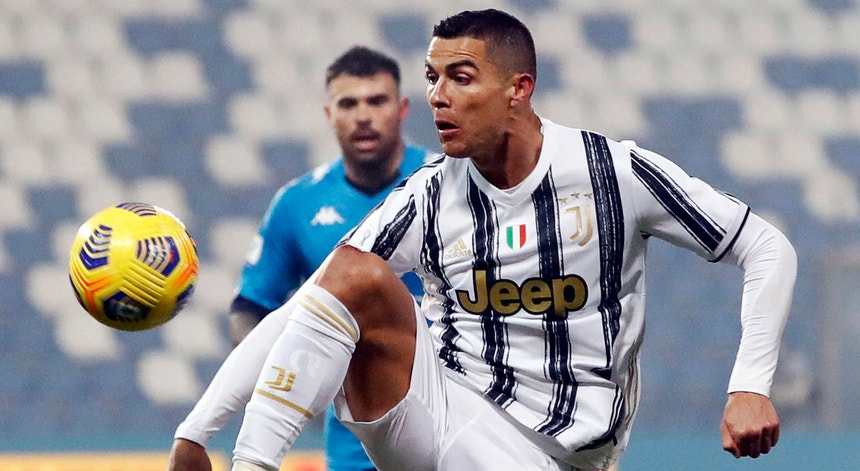 Cristiano Ronaldo foi decisivo na vitória da Juventus na Supertaça italiana
