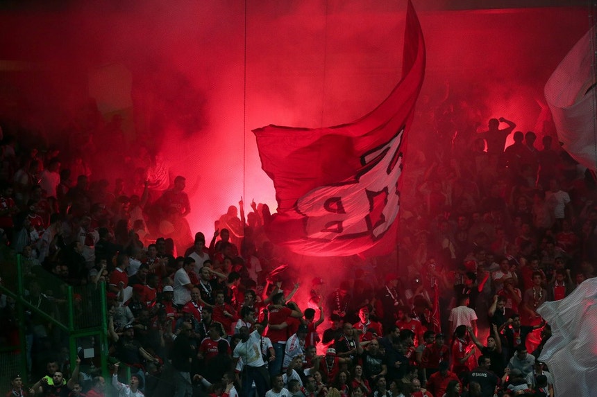 Três detidos e um ferido ligeiro durante o jogo Sporting ...