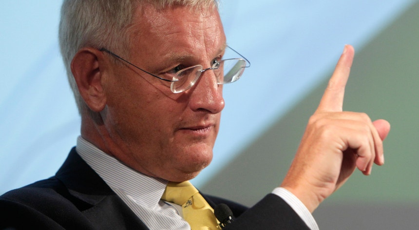 "A Suécia? Um atentado? O que é que ele fumou?", perguntou Carl Bildt no Twitter
